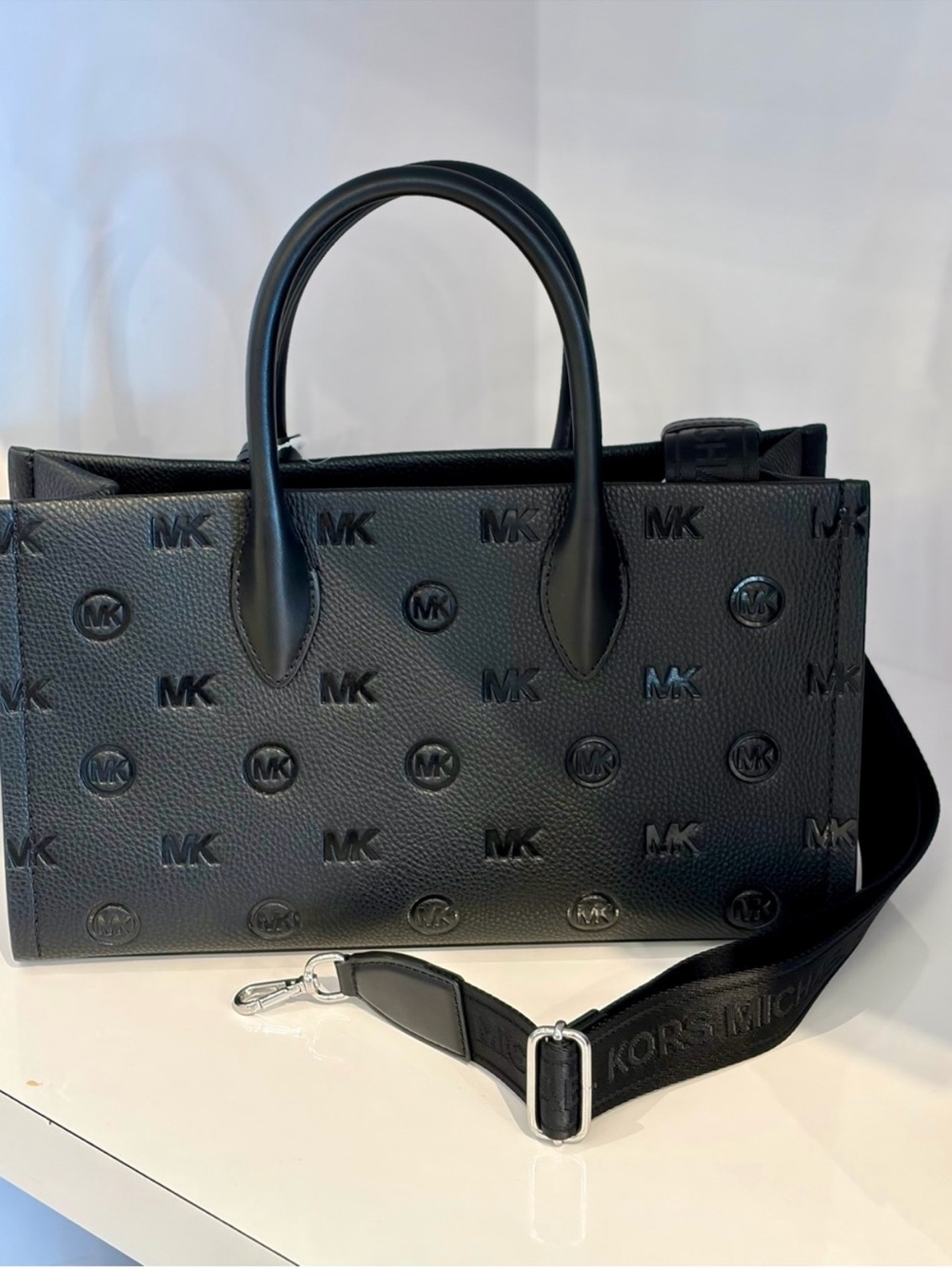 Michael Kors Mirella Medium
Logo Debossed Satchel Black - Picture 7 of 12